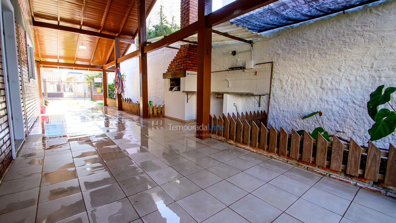 Casa para aluguel de temporada em Florianopolis (Canasvieiras)