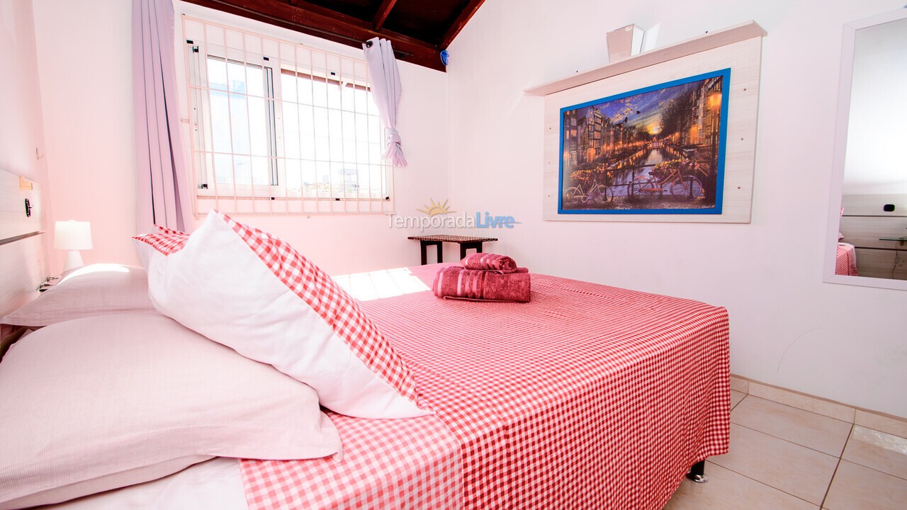 Casa para aluguel de temporada em Florianopolis (Canasvieiras)