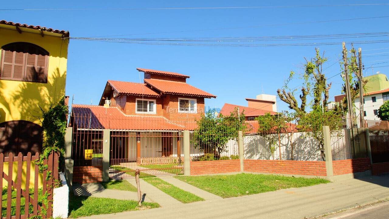 Casa para aluguel de temporada em Florianopolis (Canasvieiras)