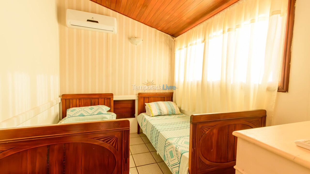 Casa para aluguel de temporada em Florianópolis (Brava)