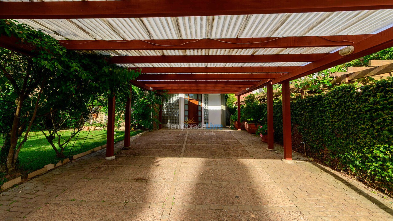 Casa para aluguel de temporada em Florianópolis (Brava)