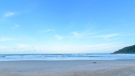 WONDERFUL house, foot in the sand, 5 bedrooms, pool, gourmet area