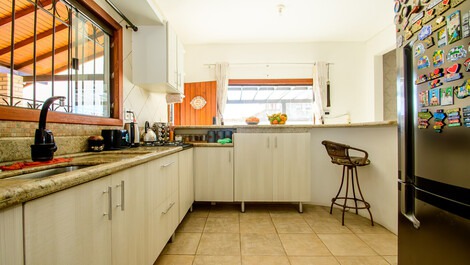 Enorme casa con alberca, alberca y área gourmet