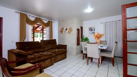 Great house with air conditioning and pool in Praia dos Ingleses