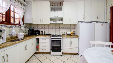 Great house with air conditioning and pool in Praia dos Ingleses