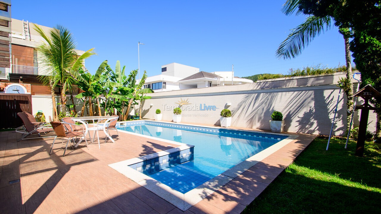 House for vacation rental in Florianopolis (Jurerê Internacional)