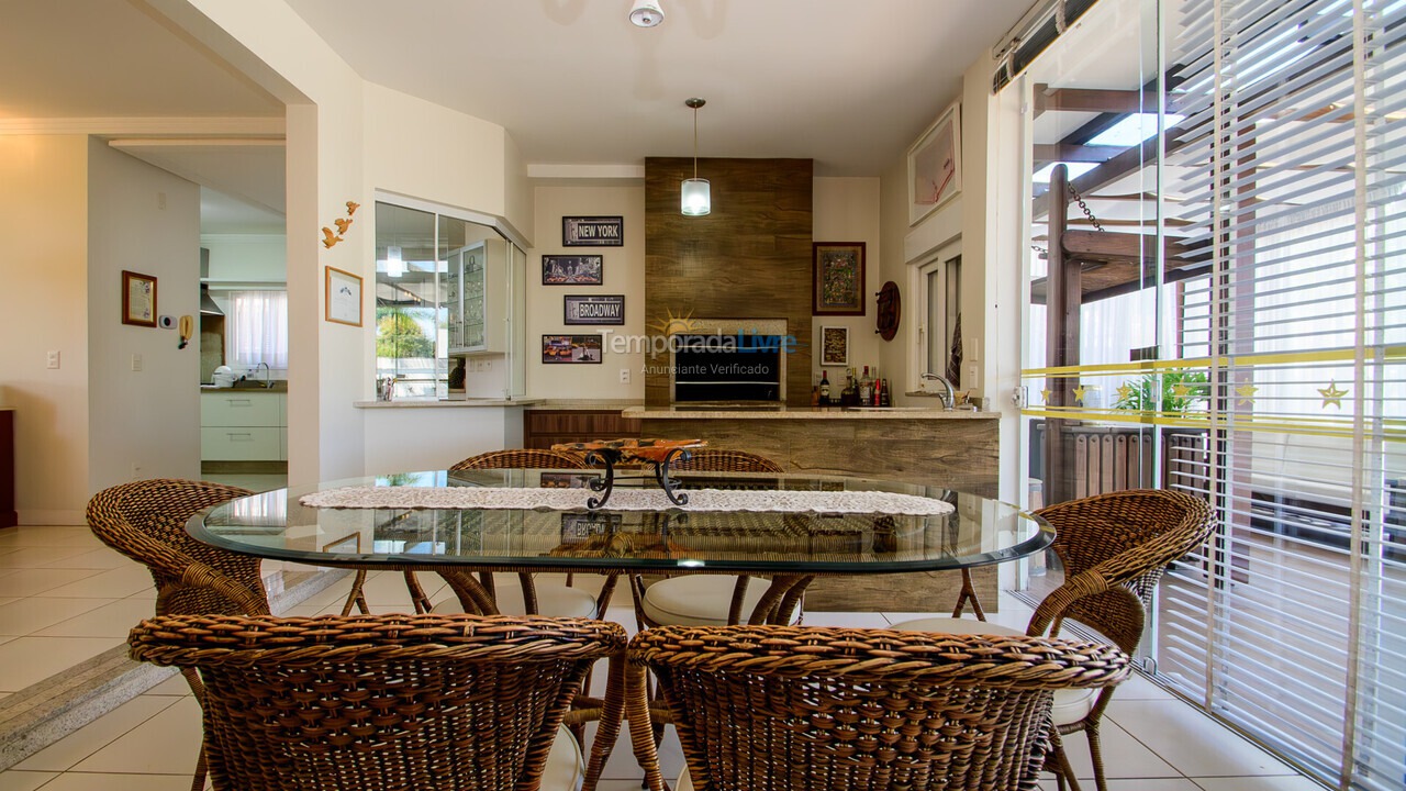 House for vacation rental in Florianopolis (Jurerê Internacional)