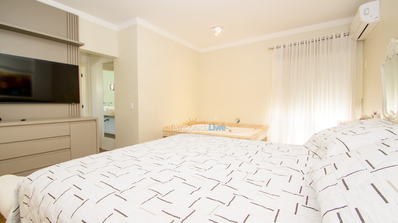 House for vacation rental in Florianopolis (Jurerê Internacional)