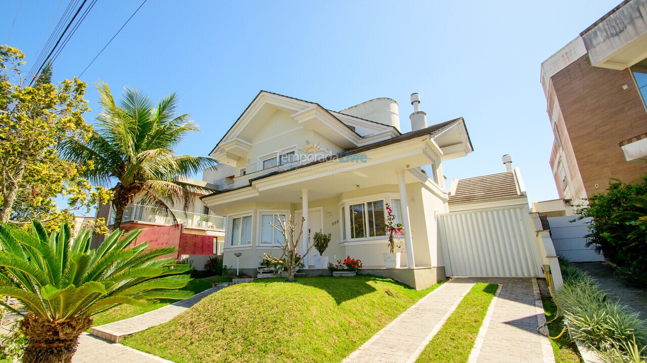 House for vacation rental in Florianopolis (Jurerê Internacional)