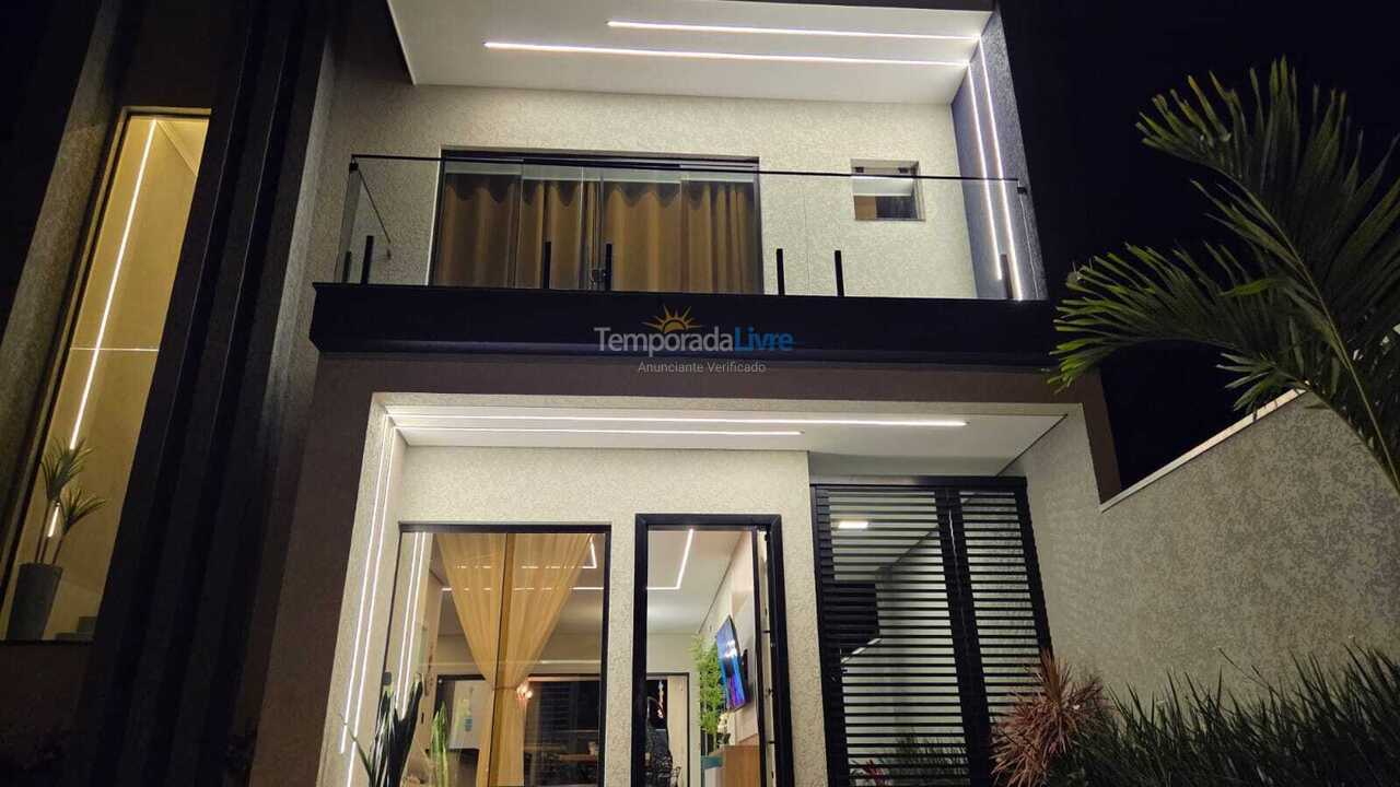 Casa para aluguel de temporada em Itapoá (Itapema do Norte)