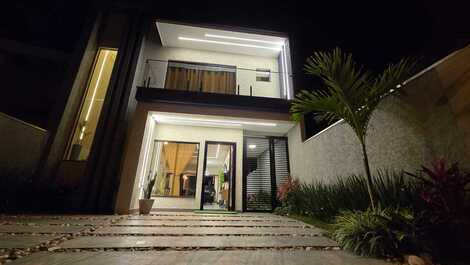 Sobrado Alto padrão com piscina aquecida em Itapoá-SC.