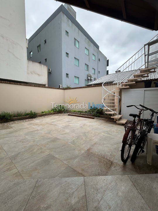 Casa para alquiler de vacaciones em Bombinhas (Praia de Bombas)