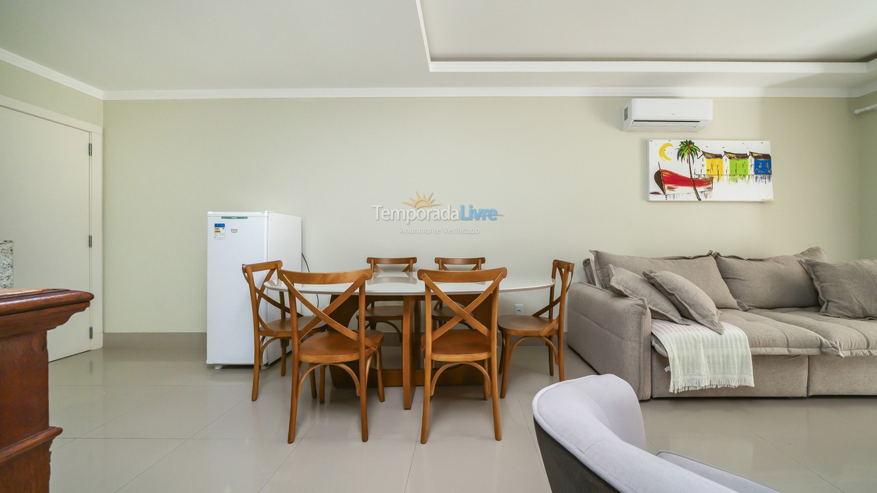 Apartamento para aluguel de temporada em Bombinhas (Praia de Quatro Ilhas)