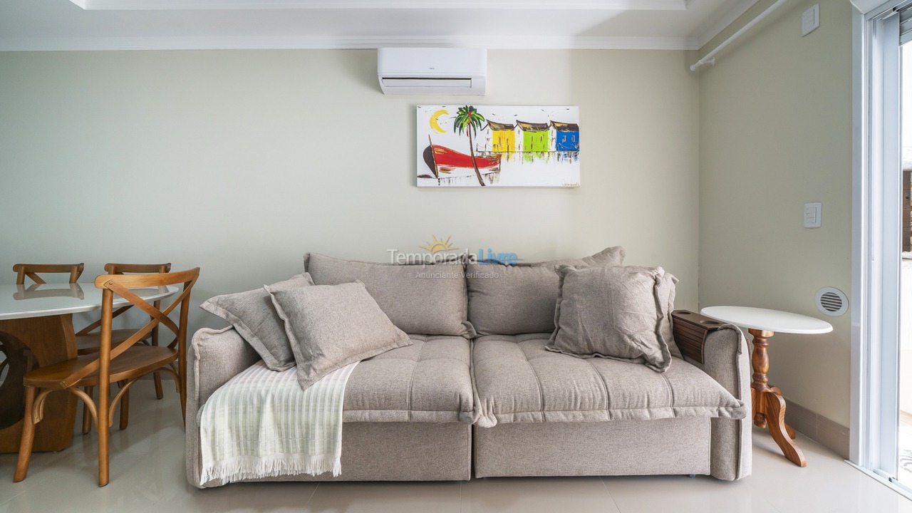 Apartamento para aluguel de temporada em Bombinhas (Praia de Quatro Ilhas)