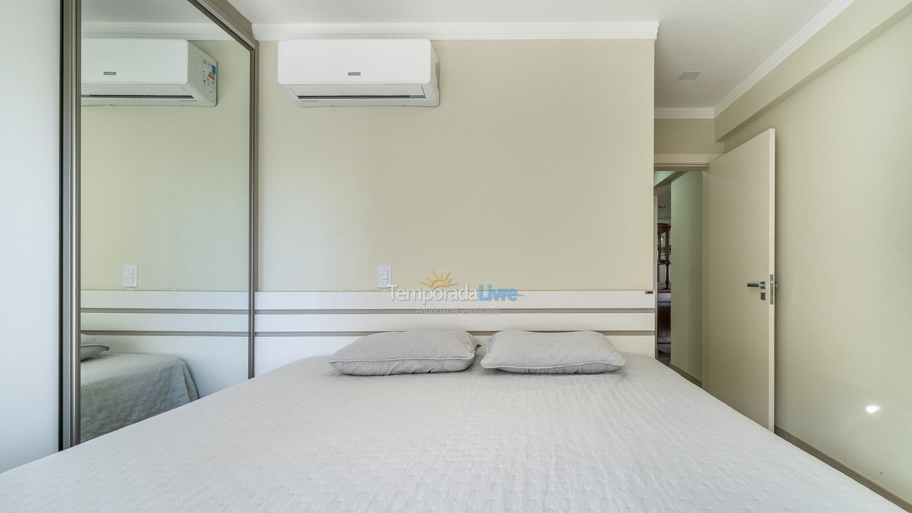 Apartamento para aluguel de temporada em Bombinhas (Praia de Quatro Ilhas)