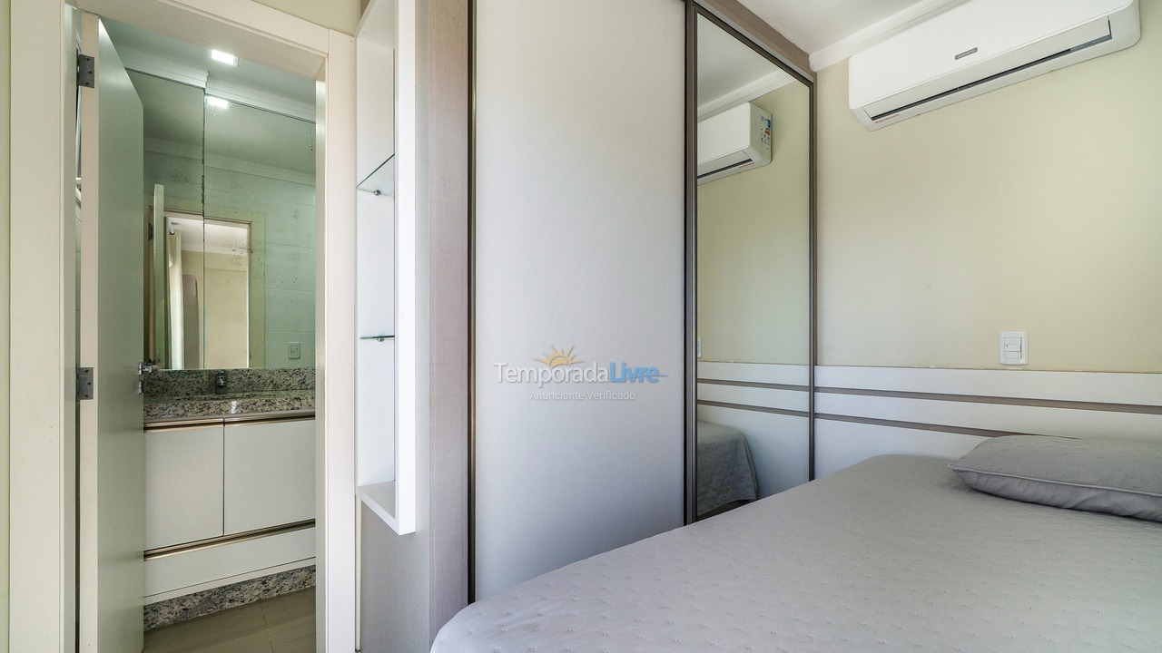 Apartamento para aluguel de temporada em Bombinhas (Praia de Quatro Ilhas)