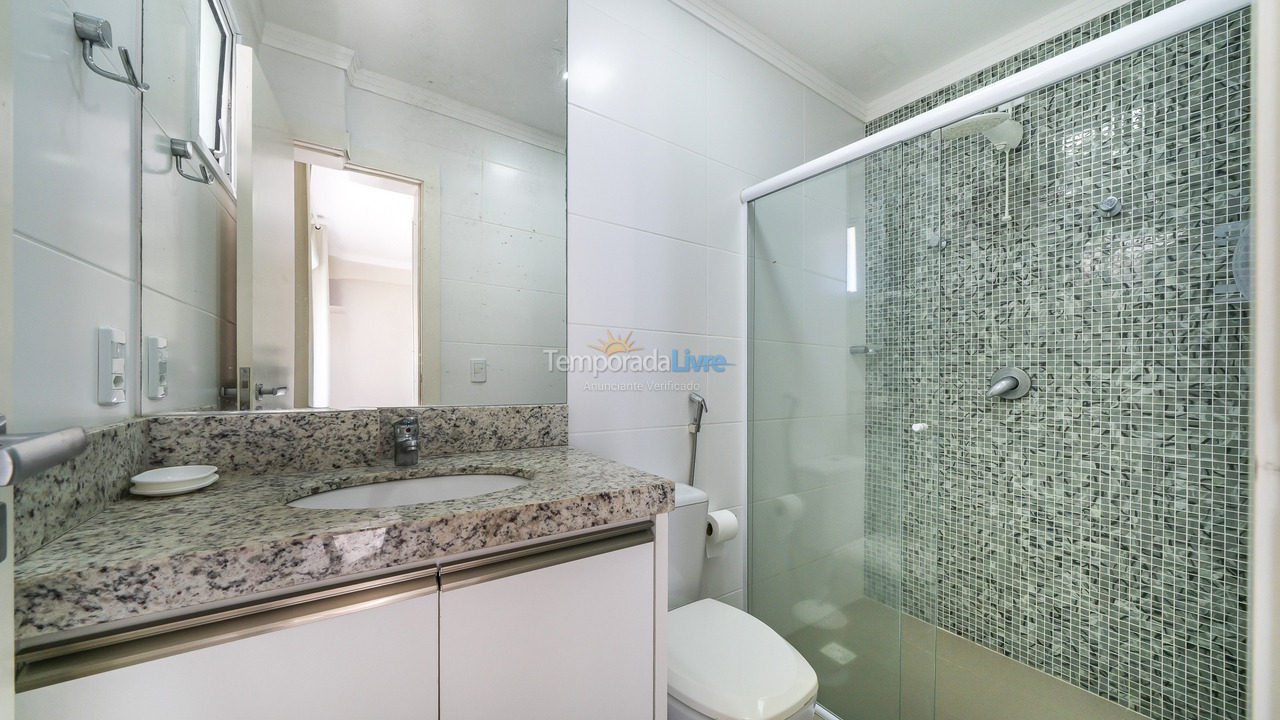 Apartamento para aluguel de temporada em Bombinhas (Praia de Quatro Ilhas)