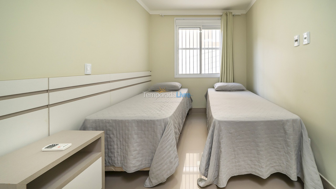 Apartamento para aluguel de temporada em Bombinhas (Praia de Quatro Ilhas)