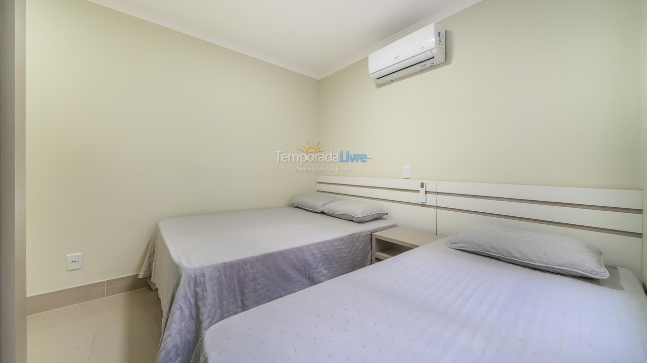 Apartamento para aluguel de temporada em Bombinhas (Praia de Quatro Ilhas)