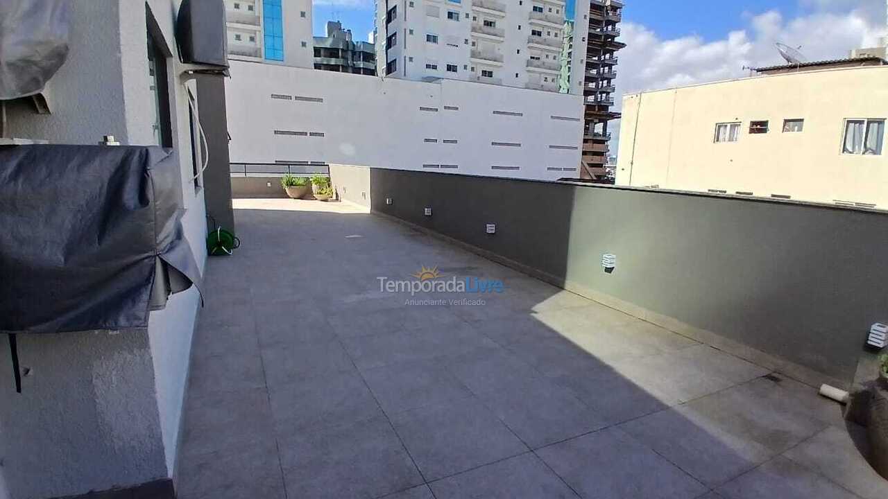 Apartamento para aluguel de temporada em Itapema (Meia Praia)