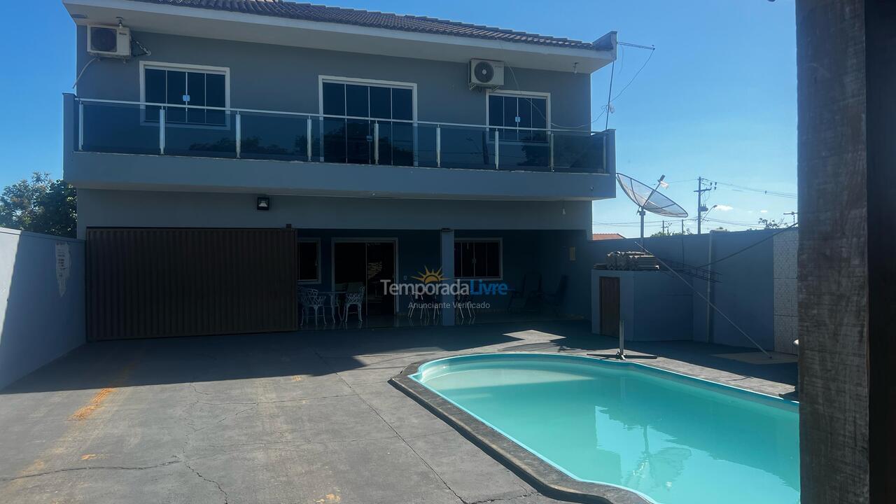 Casa para alquiler de vacaciones em Paulicéia (Condomínio Jupiazinho)