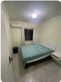 Lindo apartamento quadra mar, região central Meia Praia
