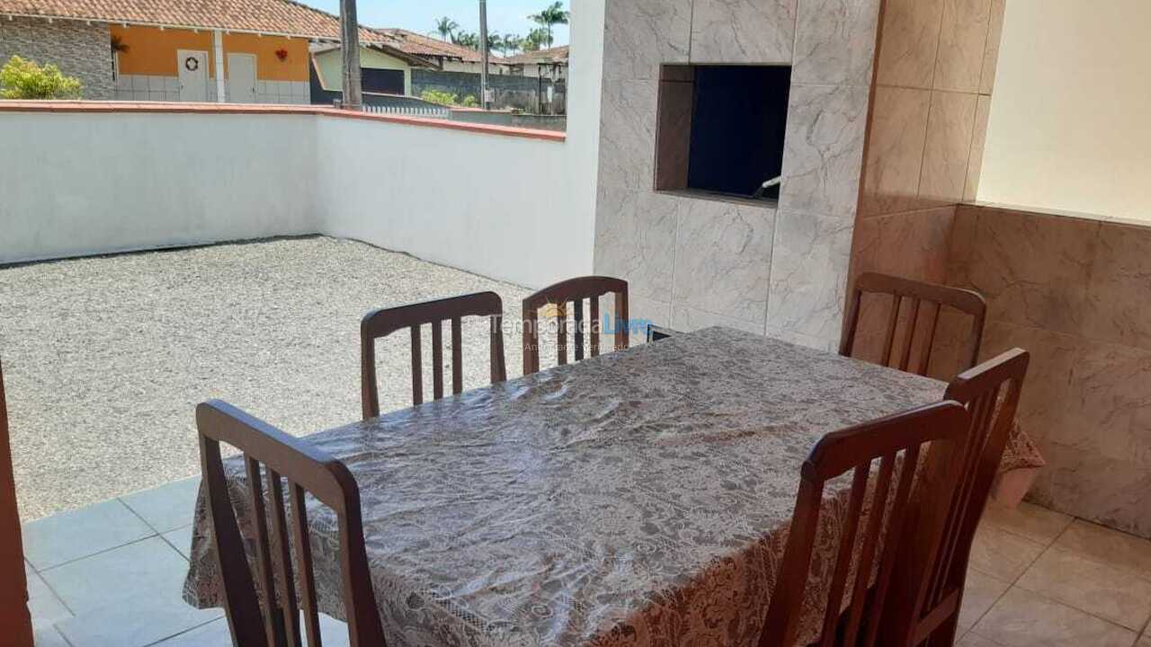 Casa para aluguel de temporada em São Francisco do Sul (Ubatuba)