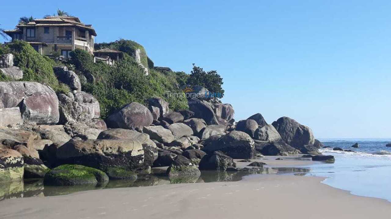 Casa para aluguel de temporada em São Francisco do Sul (Ubatuba)
