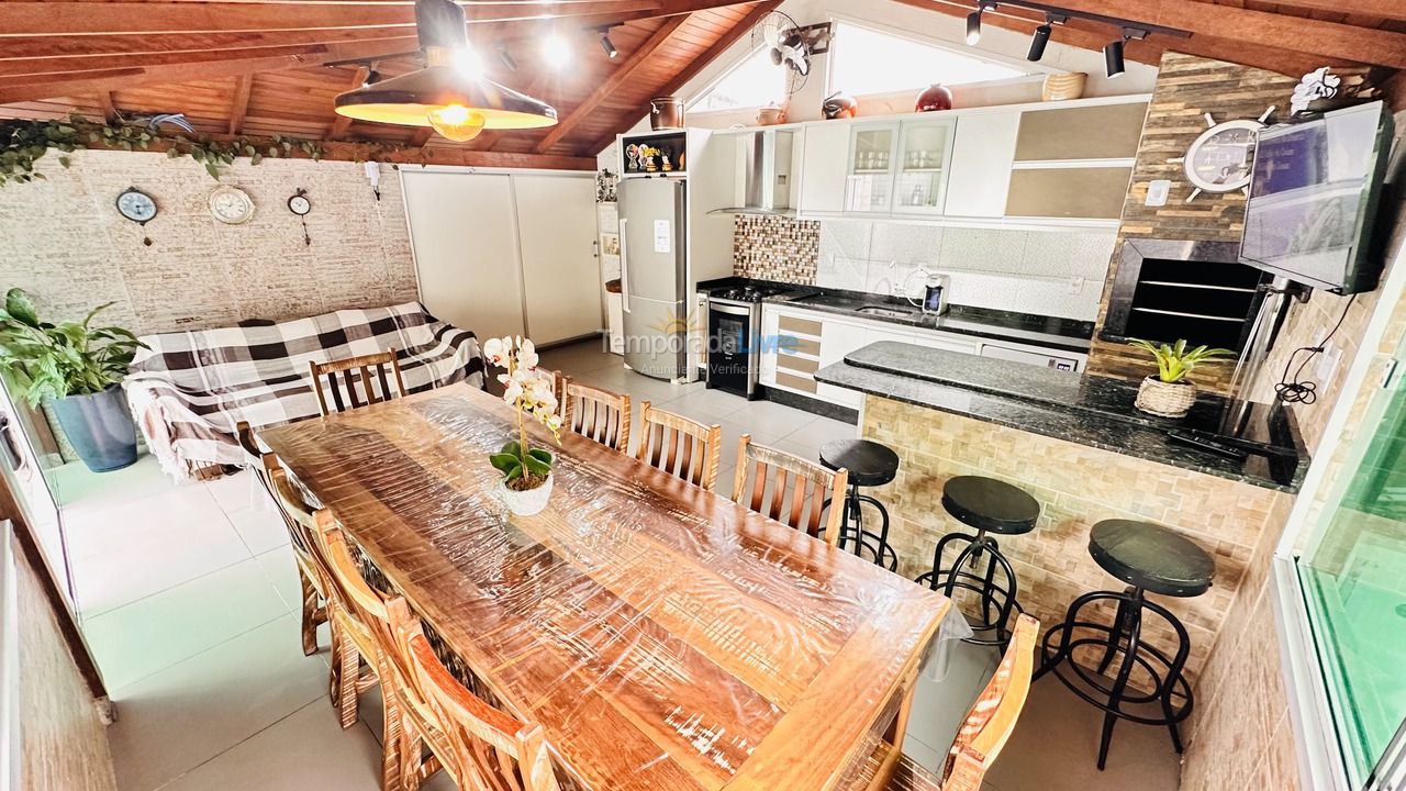 Casa para aluguel de temporada em Florianópolis (Lagoinha)