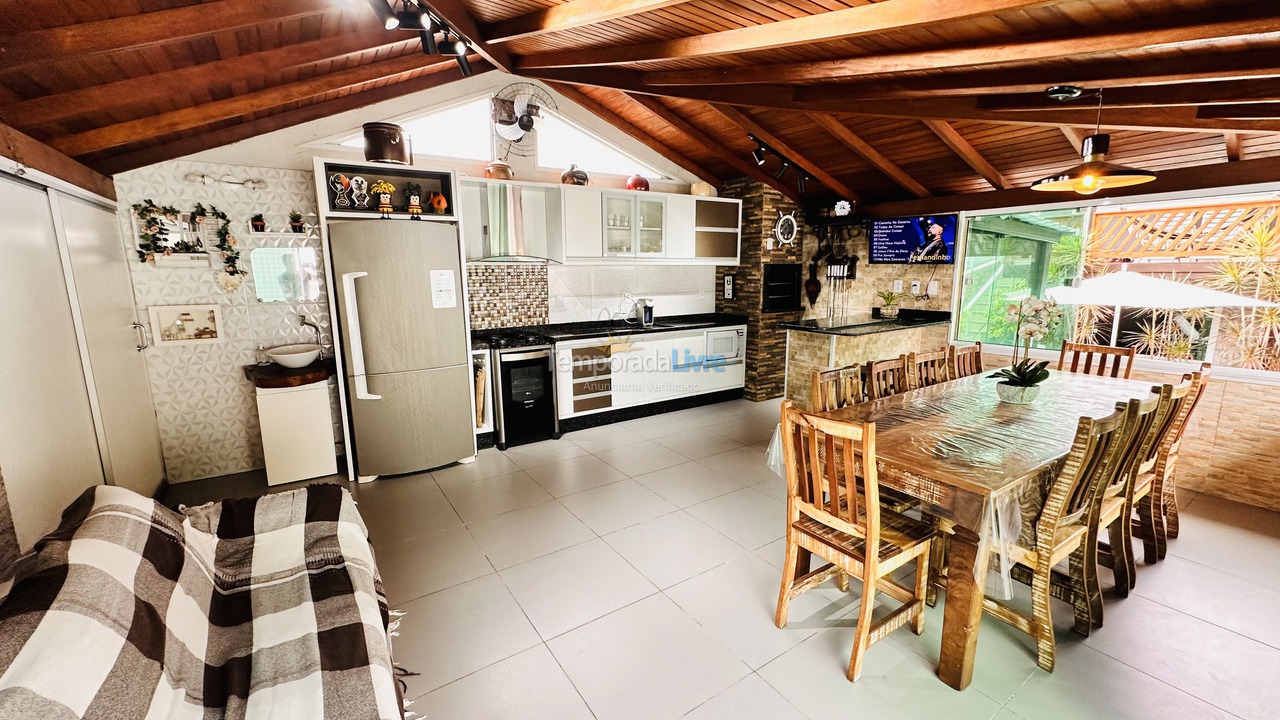 Casa para aluguel de temporada em Florianópolis (Lagoinha)