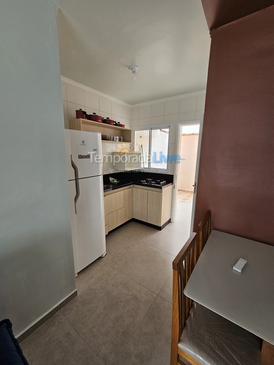 Apartamento para aluguel de temporada em Bertioga (Praia da Enseada)