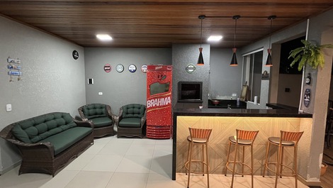 Adosado con piscina en Matinhos, prox playa con wifi para 12 personas