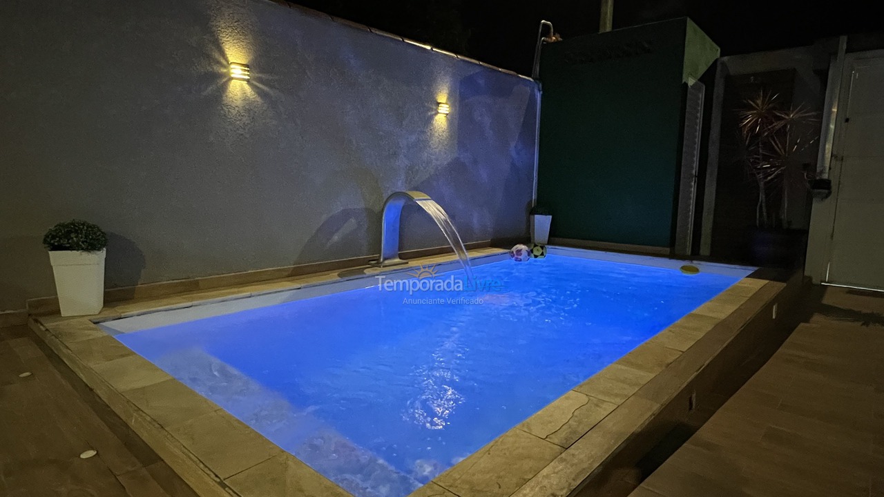 Casa para alquiler de vacaciones em Matinhos (Caiobá)