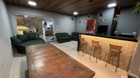 Adosado con piscina en Matinhos, prox playa con wifi para 12 personas