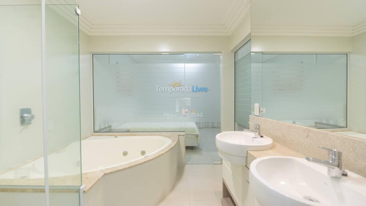 Apartment for vacation rental in Itapema (Centro)