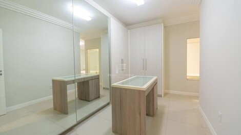 Apartment for rent in front of the sea with 4 suites in the center of Itapema