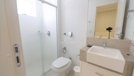 Apartment for rent in front of the sea with 4 suites in the center of Itapema