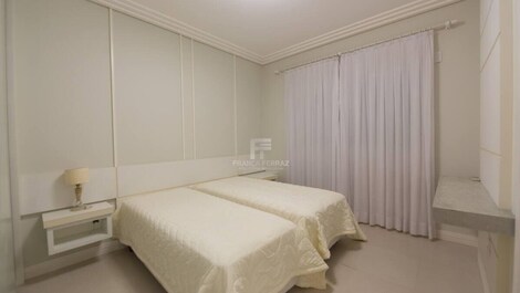 Apartment for rent in front of the sea with 4 suites in the center of Itapema