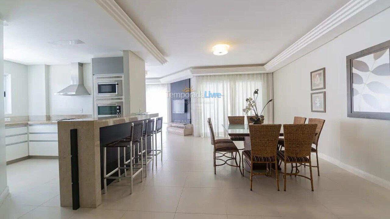 Apartment for vacation rental in Itapema (Centro)