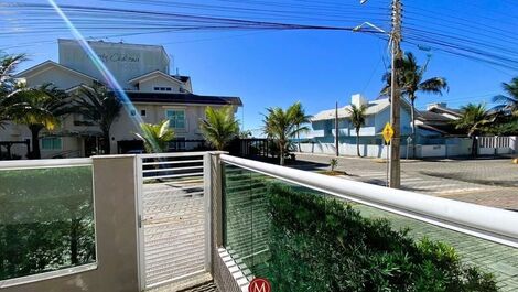 AP207D - APTO TÉRREO NA AVENIDA EM CANTO GRANDE