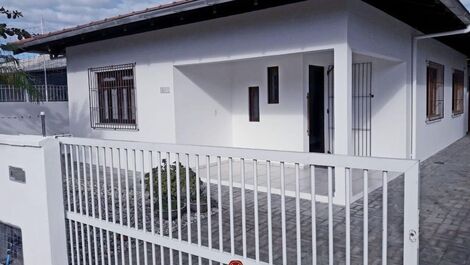 Casa para alquilar en  - 