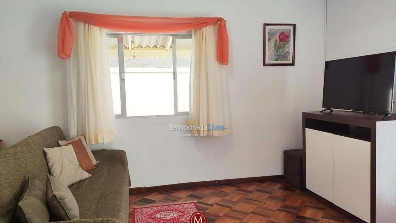 Casa para aluguel de temporada em Bombinhas (Canto Grande)