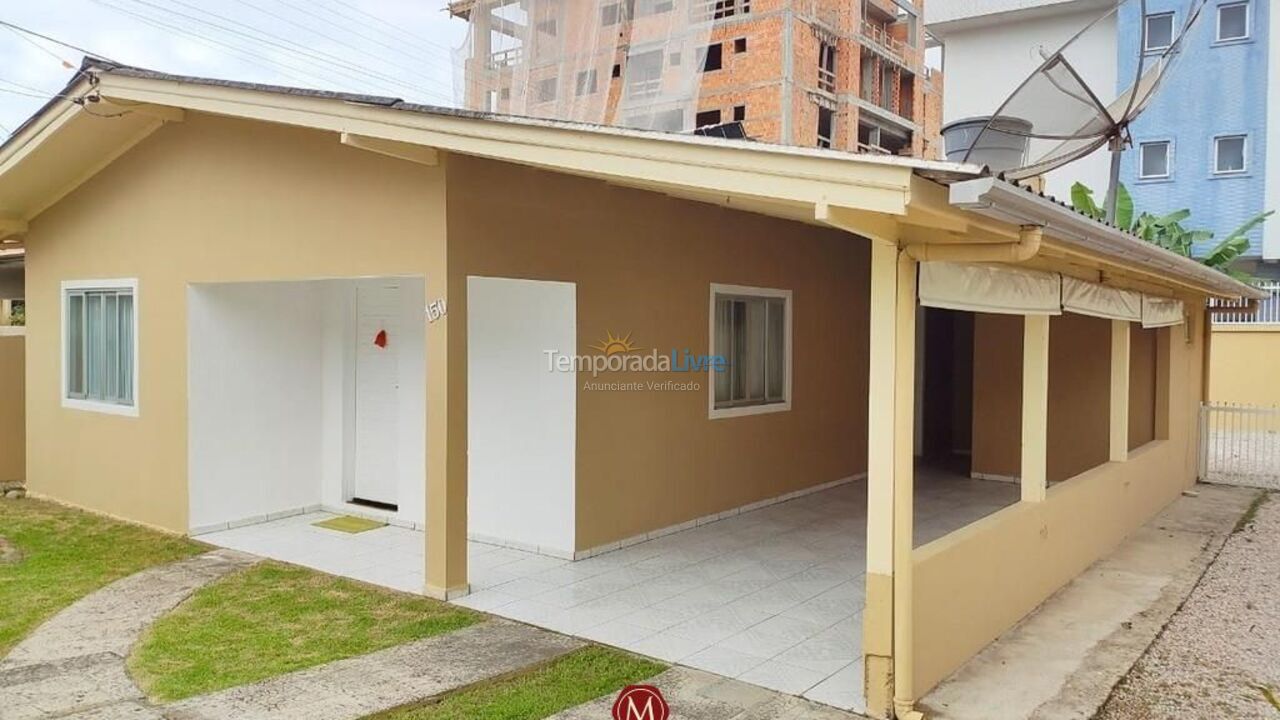 Casa para aluguel de temporada em Bombinhas (Canto Grande)