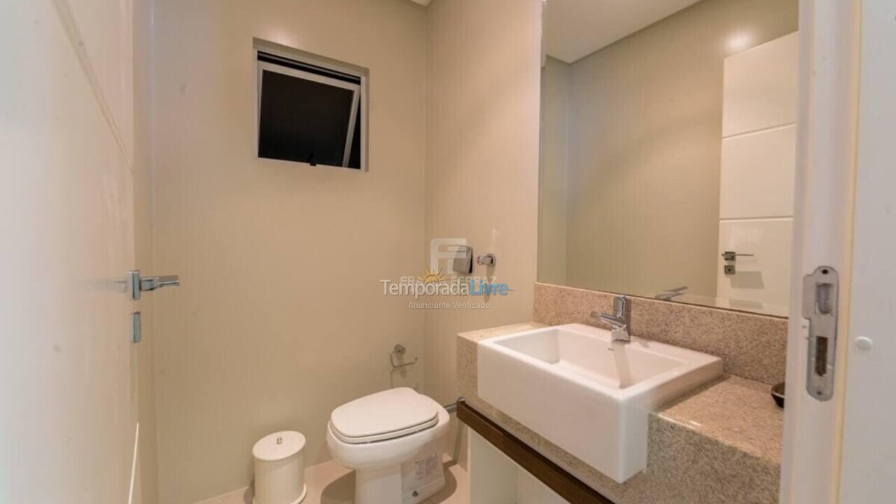 Apartamento para aluguel de temporada em Itapema (Centro)