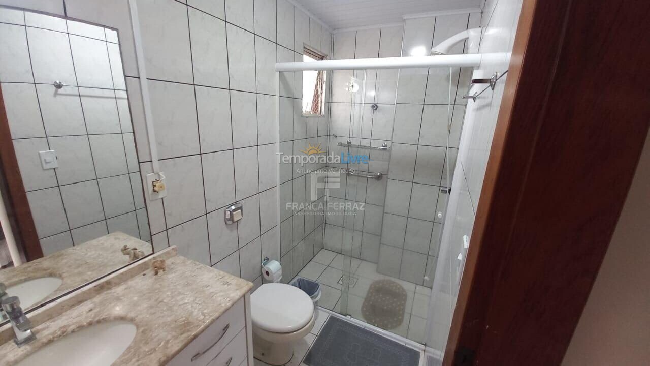 Apartment for vacation rental in Itapema (Centro)