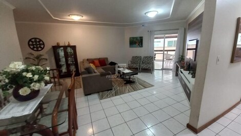 2-Bedroom Oceanfront Apartment for Vacation Rentals - Downtown Itapema