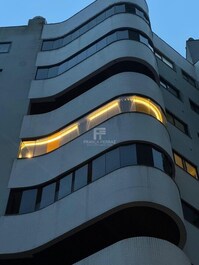 2-Bedroom Apartment for Season in the center of Itapema