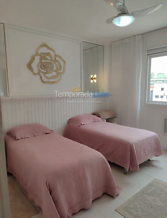 Apartment for vacation rental in Itapema (Meia Praia)