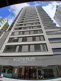 Excelente apartamento nuevo con vista al mar.