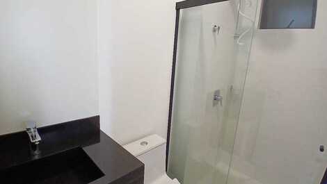 Excelente apartamento nuevo con vista al mar.